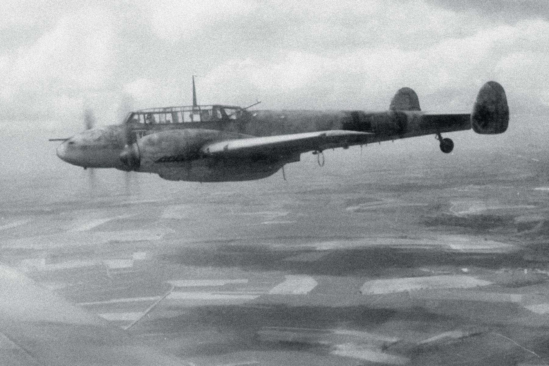 Messerschmitt Bf 110 G-4 (Quelle: Bundesarchiv Bild 101I-377-2801-013). Messerschmitt Bf 110 G-4 (Quelle: Bundesarchiv Bild 101I-377-2801-013).