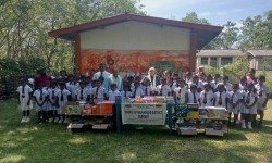 Lehr- und Lernmittel für 270 Schülerinnen und Schüler wurden der Annasigala-Tamil-Primary-School übergeben.